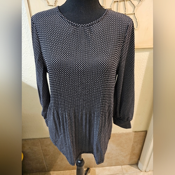 Adrianna Papell Tops - NWT Adrianna Papell Black and White Polka Dot Blouse, Beauifully Shapely Small